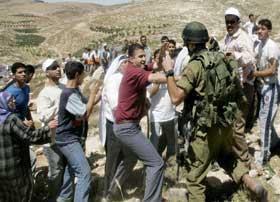 صورة لقرية بني نعيم - فلسطين: : مقاومة الاحتلال في القرية