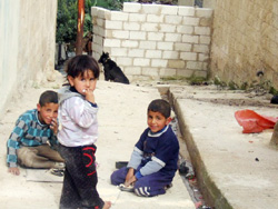 صورة لمخيم Jarash R.C. - فلسطين: : صور اطفال في مخيم جرش ( غزة )