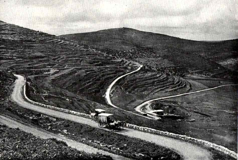 صورة لقرية اللبن الشرقية - فلسطين: : طريق اللبن ايام تركيا -1913