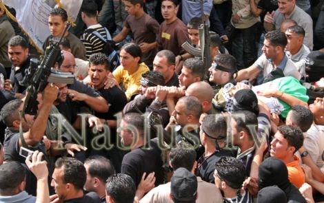 صورة لقرية اللبن الشرقية - فلسطين: : جنازه الشهيد الحي القائد البطل ابن نابلس ابن الياسمينه باسم ابوسريه(القذافي)قائد مجموعات فارس الليل تنزيل واجد امين نوباني