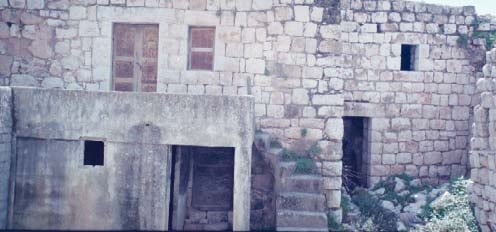 صورة لقرية رمون - فلسطين: : المباني القديمة # 36
