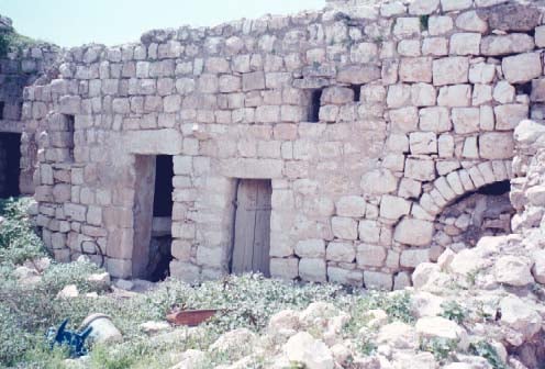 صورة لقرية رمون - فلسطين: : المباني القديمة # 39