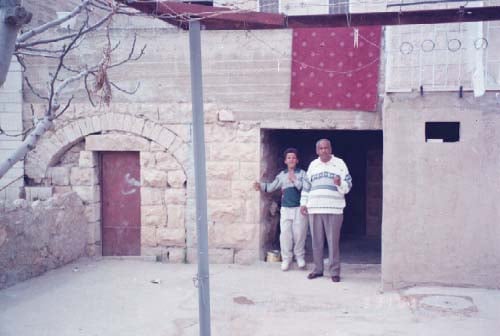 صورة لقرية رمون - فلسطين: : المباني القديمة # 53