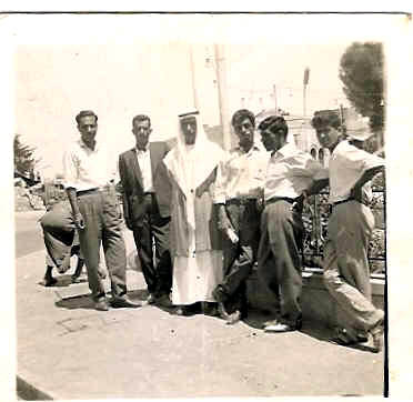 صورة لقرية رنتيس - فلسطين: : الصورة اخذت سنة 1963 ويظهر بها المرحوم داود مصطفى الرياحي (ابو مصطفى)