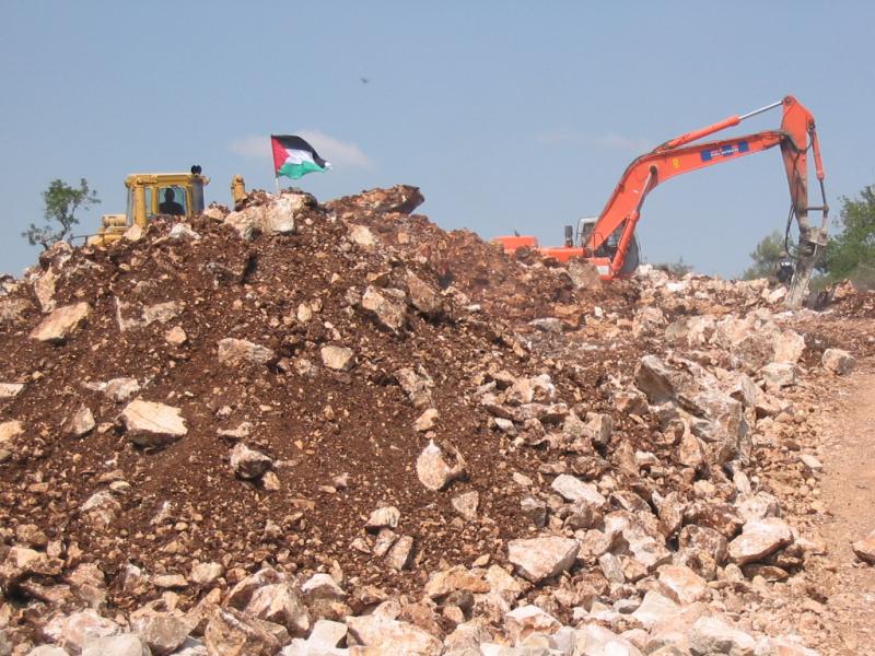 صورة لقرية صفا - فلسطين: : إغتصاب الأرض بإسم الديمقراطية