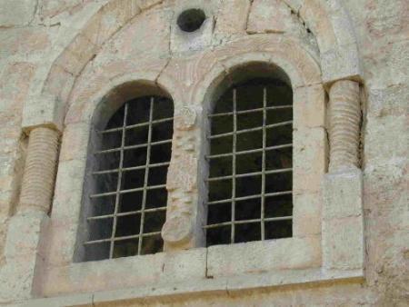 صورة لمدينة الظاهريه - فلسطين: : صورة تظهر الفن المعماري والزخرفة