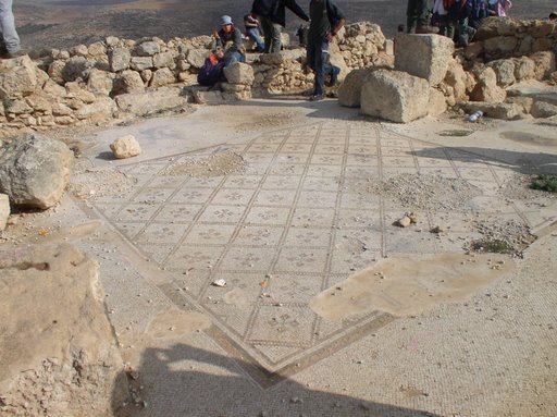 صورة لمدينة الظاهريه - فلسطين: : فسيفساء في طانا
