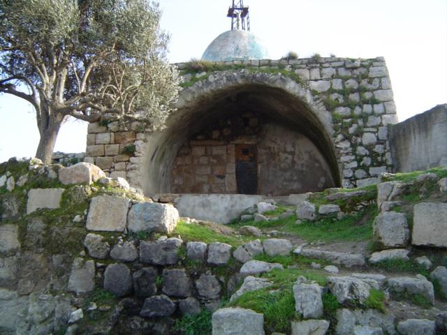 صورة لقرية الجيب - فلسطين: : مقام الشيخ حامد
