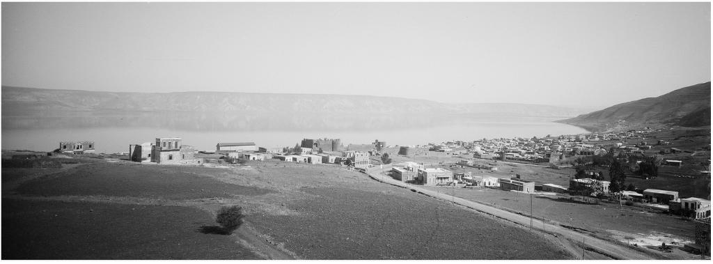 صورة لقرية سمخ - فلسطين: : سمخ منظر شامل 1945 تقديم نايف الترعاني