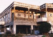صورة لقرية يبنا - فلسطين: : احدى البيوت المغتصبة.