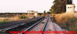 صورة لقرية يبنا - فلسطين: : محطة قطار يبنا، 1990
