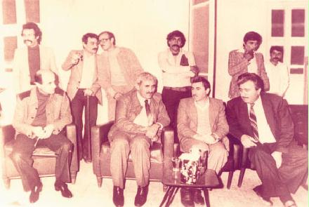... ويتوسط جورج حاوي ونايف حواتمة ومحسن ابراهيم. (الحياة)